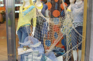 Escaparate de Moda Joven en Bilbao
