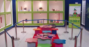 Paquetería creativa para los niños en centro comercial