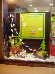 Escaparate de Navidad en centro comercial, Miquel Pizarro