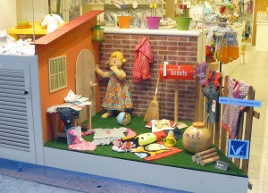 decoración escaparate de moda infantil Babi Lúa, primavera 2011, foto 4