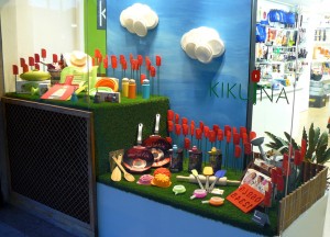escaparate de primavera menaje hogar en KIKUINA Vilassar de Mar, foto 2