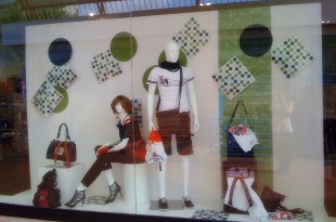 Escaparate de moda joven _mara_