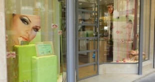 Escaparate cosméticos; escaparatistas Animación Puntos de Venta