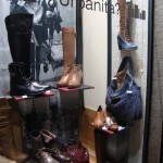 Escaparate en la tienda de zapatos Zoco
