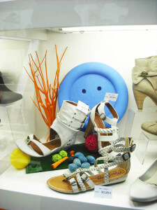 la frescura de la primavera en zapatería, escaparatismo Blk Escaparates, foto 2