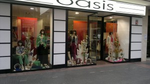 Escaparate de moda primaveral, ropa de mujer, foto 4