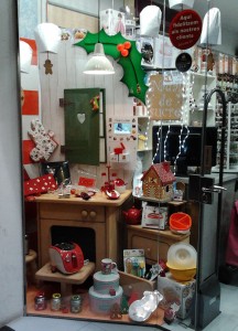 Escaparate Navidad 2013 en El Món de la LLar por Miquel Pizarro, foto FRONTAL