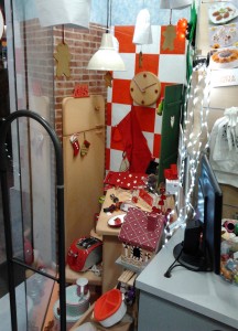 Escaparate Navidad 2013 en El Món de la LLar por Miquel Pizarro, foto INTERIOR