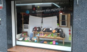 Escaparate vuelta al trabajo en Cuinetes, escaparatista Miquel Pizarro, foto 2