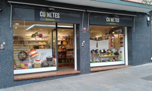 Escaparate vuelta al trabajo en Cuinetes, escaparatista Miquel Pizarro, foto 3