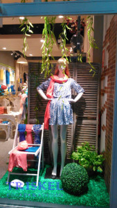 Naturaleza y color en escaparate de primavera de moda, imagen 2
