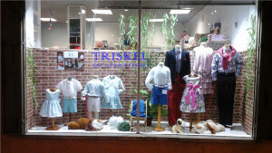 moda infantil triskel escaparatismo, imagen 1 Escaparate de moda infantil por Trikel Escaparatismo, foto 1
