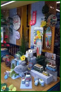 Escaparate de primavera-verano en la tienda de regalos y decoración Brujerias 3