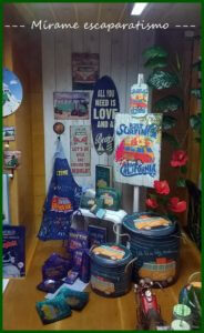 Escaparate de primavera-verano en la tienda de regalos y decoración Brujerias 4