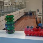 Escaparate original de primavera con cartones de huevos, idea de escaparate vista en óptica Veo Veo, imagen 6