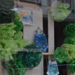 Flores verdes en papel de seda, idea para escaparates de primavera, imagen 3