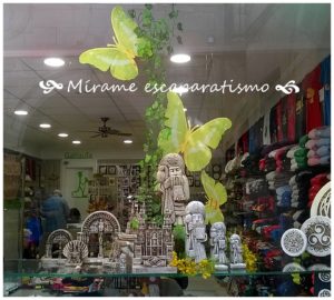 Escaparate souvenirs, regalos y artesanía gallega; Mírame escaparatismo, foto 3