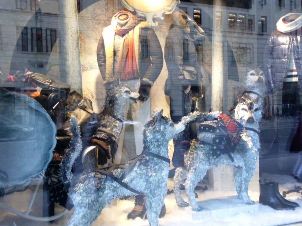 escaparate promocional; idecor, escaparatista en Valencia