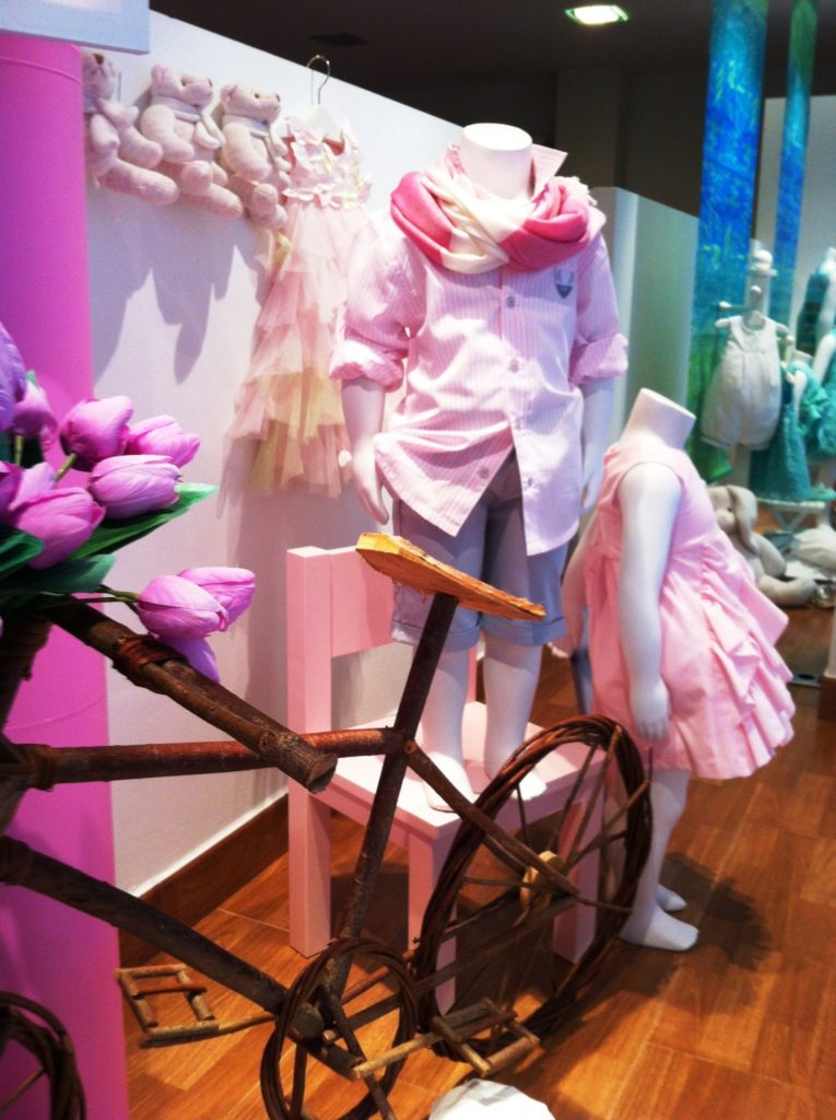 El escaparate, sus materiales y su creatividad, colores, la calidad estética y los acabados; idecor profesional en Valencia