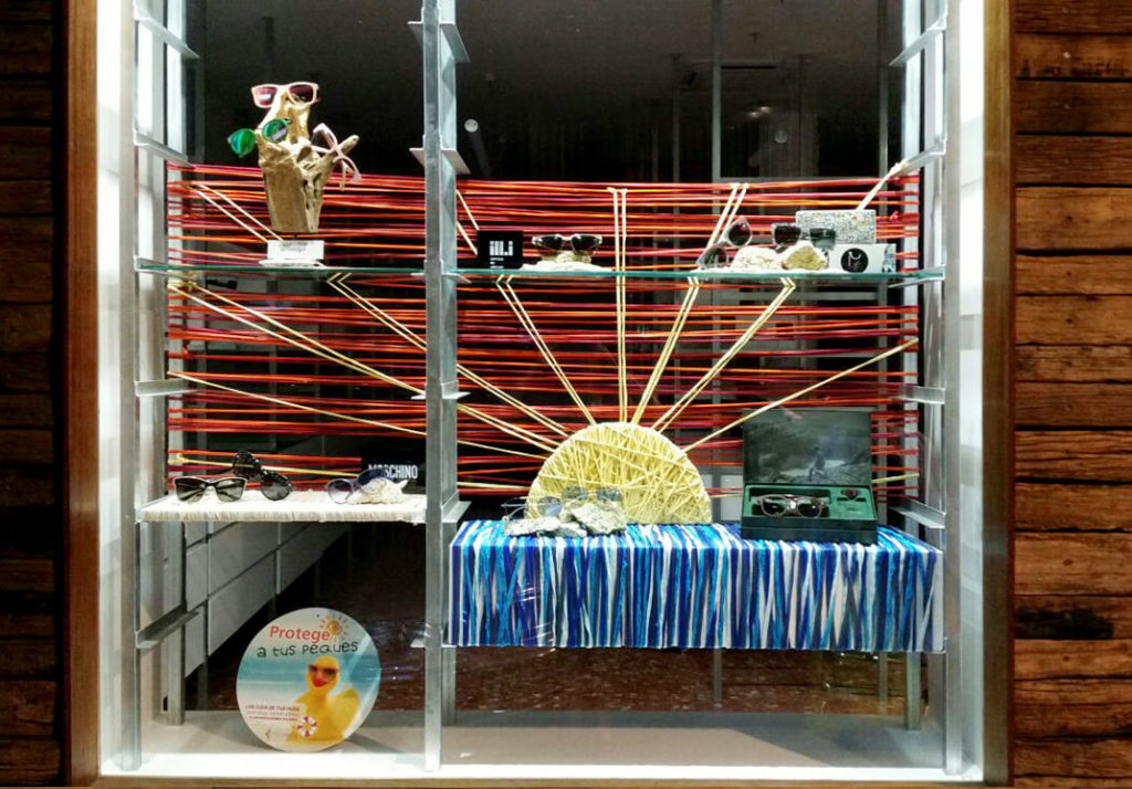 Escaparate de verano puesta de sol centro óptico VEO VEO, imagen 3