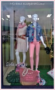 Escaparate de verano 2017 en Lola's moda mujer , imagen 1, Mírame escaparatismo