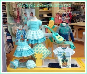 frescor y color en escaparate de moda infantil primavera-verano, foto 1