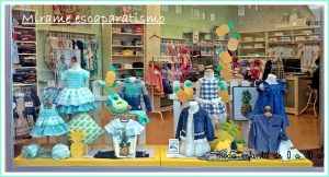 frescor y color en escaparate de moda infantil primavera-verano, foto 2