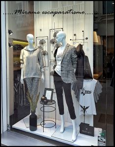 Escaparate moda mujer foto 2, Mírame escaparatismo, Lugo